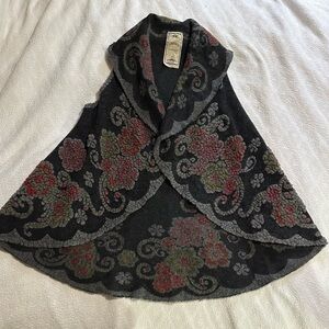 Elegant Floral Patterned Waterfall Vest